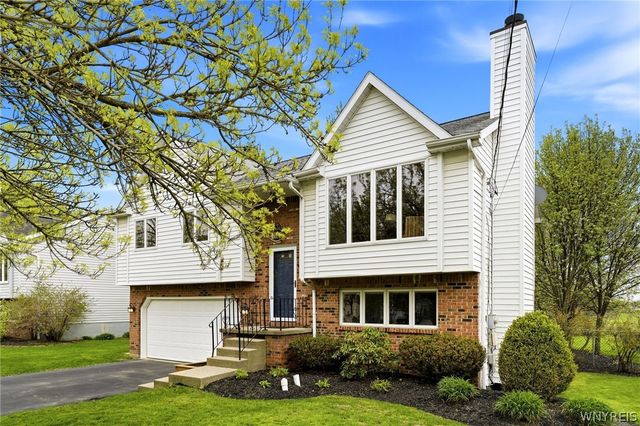141 Lyndhurst Road, Amherst, NY 14221