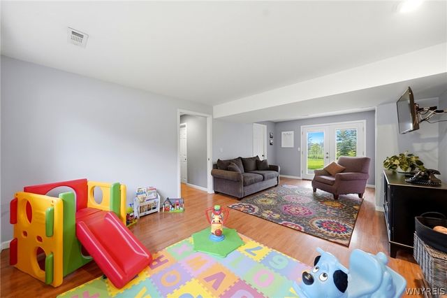 141 Lyndhurst Road, Amherst, NY 14221