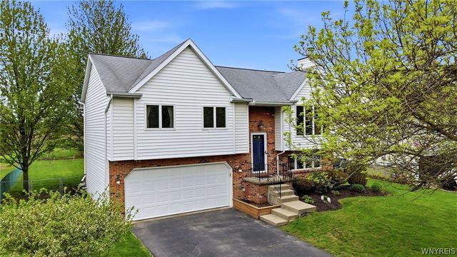 141 Lyndhurst Road, Amherst, NY 14221