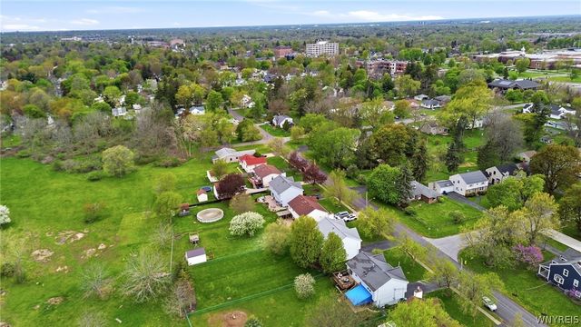 141 Lyndhurst Road, Amherst, NY 14221