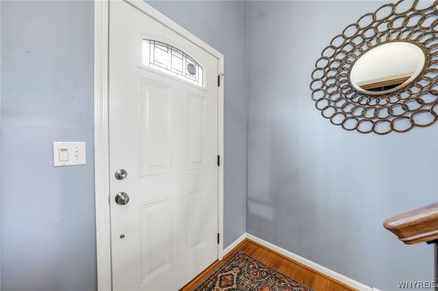 141 Lyndhurst Road, Amherst, NY 14221