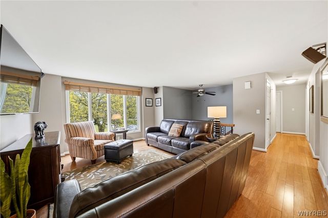 141 Lyndhurst Road, Amherst, NY 14221