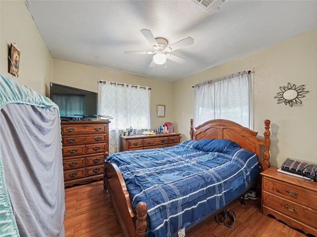 1217 California Parkway S, Fort Worth, TX 76134