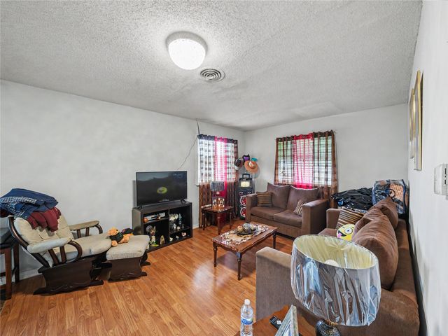 1217 California Parkway S, Fort Worth, TX 76134