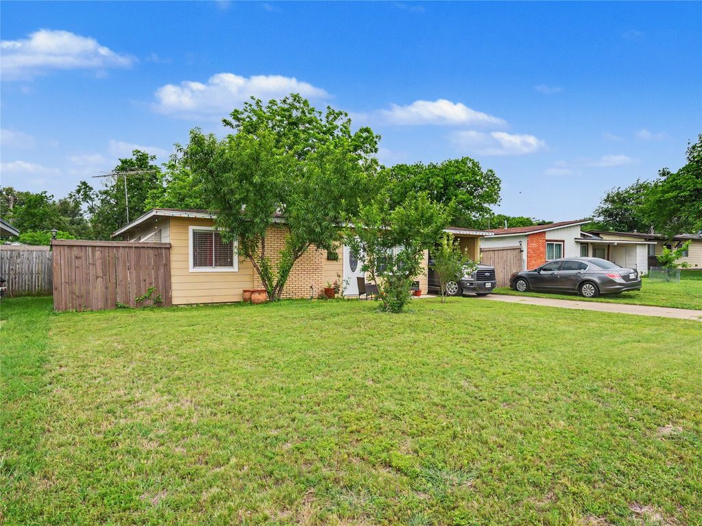1217 California Parkway S, Fort Worth, TX 76134