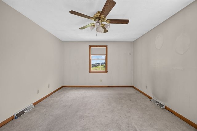39 Mountain Ave, Saugus, MA 01906