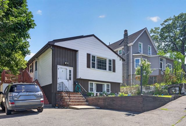 39 Mountain Ave, Saugus, MA 01906