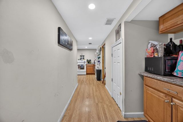 39 Mountain Ave, Saugus, MA 01906