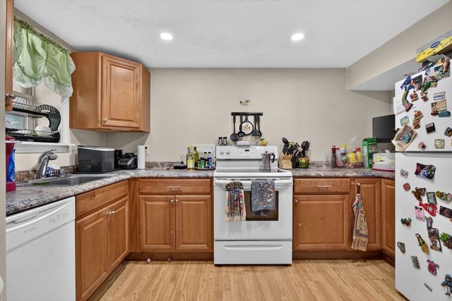 39 Mountain Ave, Saugus, MA 01906