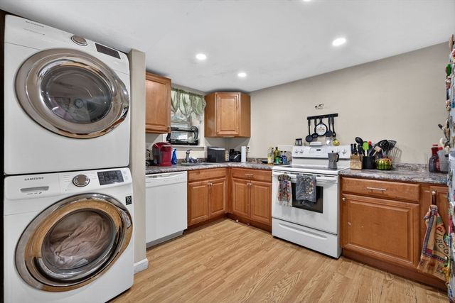 39 Mountain Ave, Saugus, MA 01906