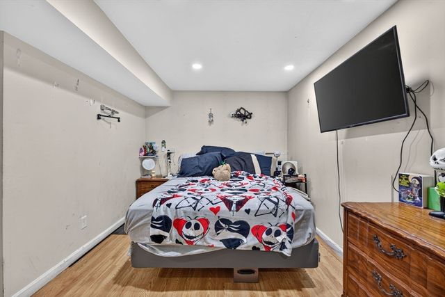 39 Mountain Ave, Saugus, MA 01906