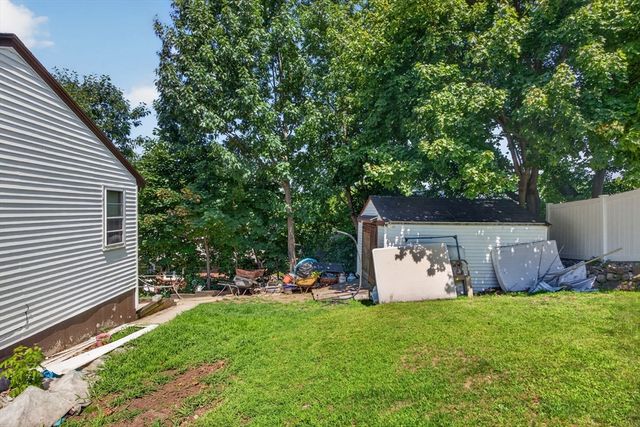 39 Mountain Ave, Saugus, MA 01906