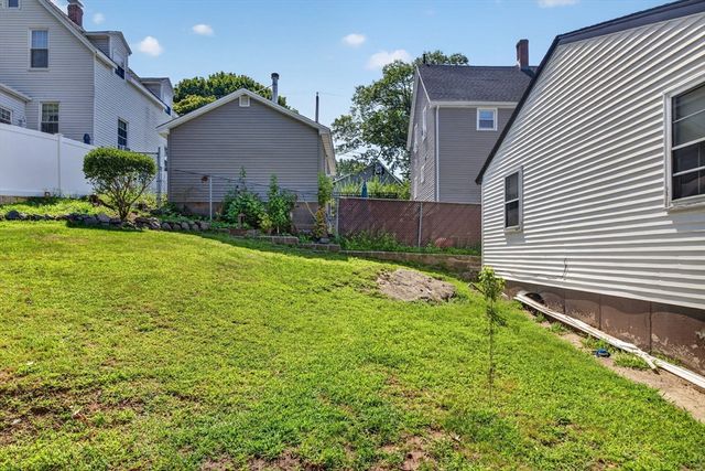 39 Mountain Ave, Saugus, MA 01906