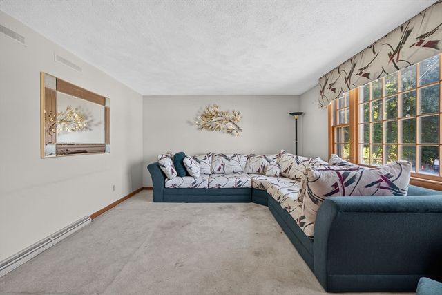 39 Mountain Ave, Saugus, MA 01906