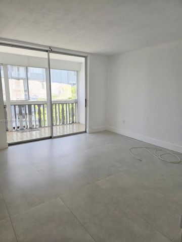 1475 NE 125th Ter 503B, North Miami, FL 33161