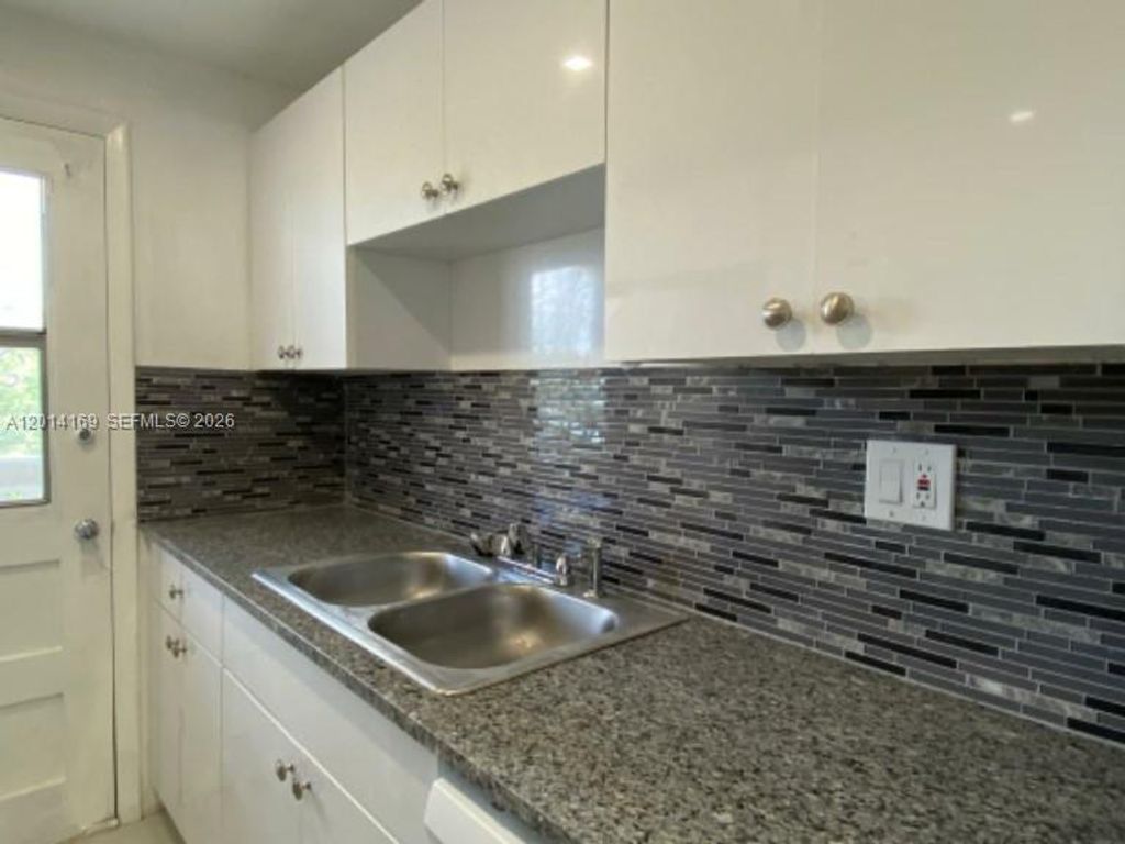 1475 NE 125th Ter 503B, North Miami, FL 33161