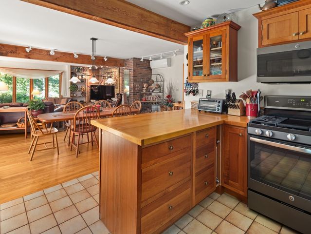 267 South Cove Road, Burlington, VT 05401