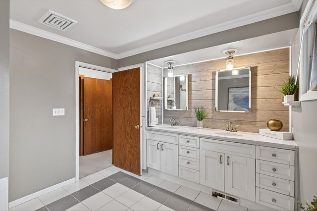 115 Smith Avenue, Wayzata, MN 55391