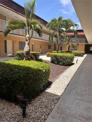 5325 SW 77th Ct 107F, Miami, FL 33155