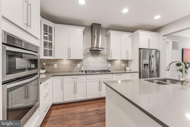 105 HEGLAR OAKS CT, Herndon, VA 20170