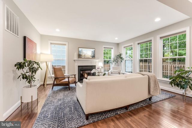 105 HEGLAR OAKS CT, Herndon, VA 20170