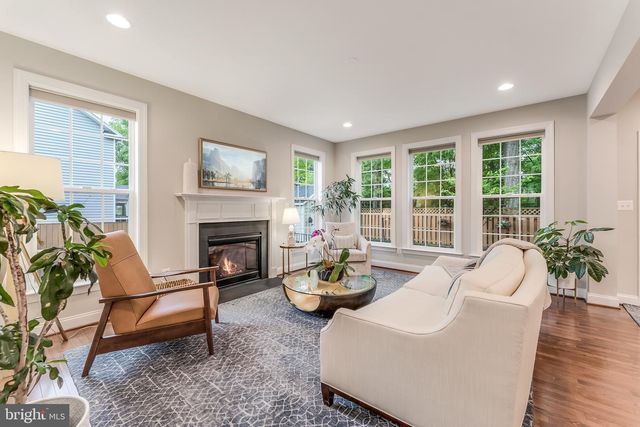 105 HEGLAR OAKS CT, Herndon, VA 20170