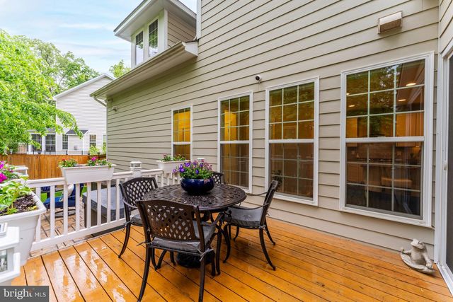 105 HEGLAR OAKS CT, Herndon, VA 20170