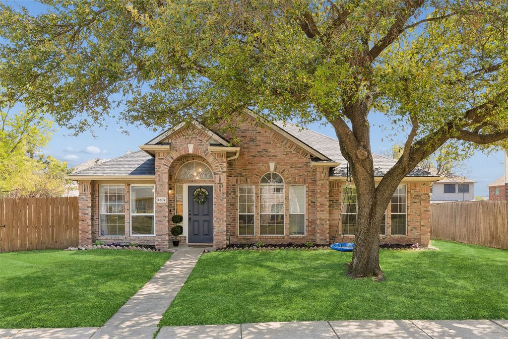 7502 Gillon Drive, Rowlett, TX 75089