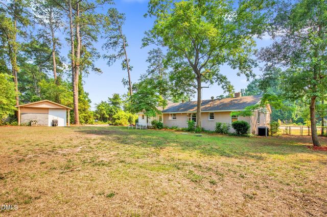 2439 George Owen Road, Fayetteville, NC 28306