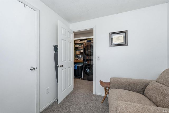 910 Aurora Knoll Lane, Fort Wayne, IN 46825
