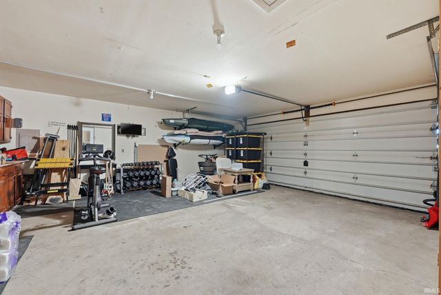 910 Aurora Knoll Lane, Fort Wayne, IN 46825