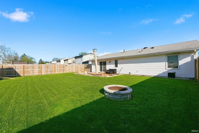 910 Aurora Knoll Lane, Fort Wayne, IN 46825