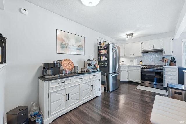 910 Aurora Knoll Lane, Fort Wayne, IN 46825