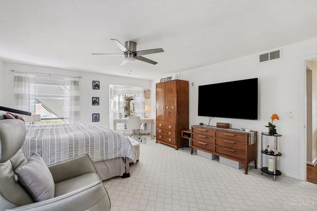 3304 Columbia Parkway, Cincinnati, OH 45226