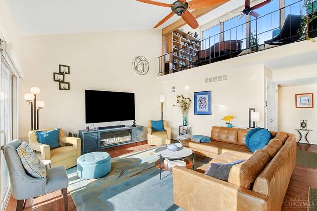 3304 Columbia Parkway, Cincinnati, OH 45226