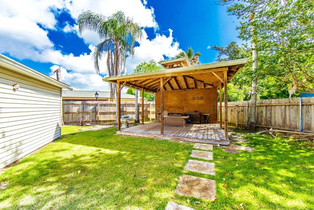 202 Maple Ave, Houma, LA 70364
