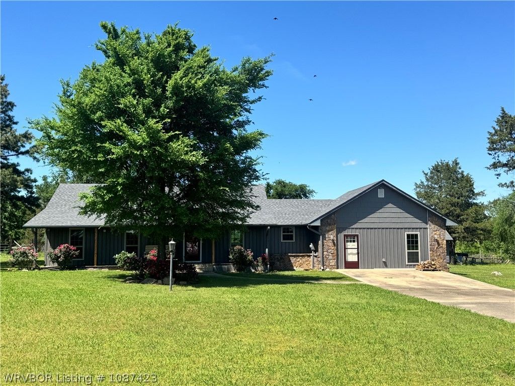 21686 Cedar Hill Drive, Howe, OK 74940