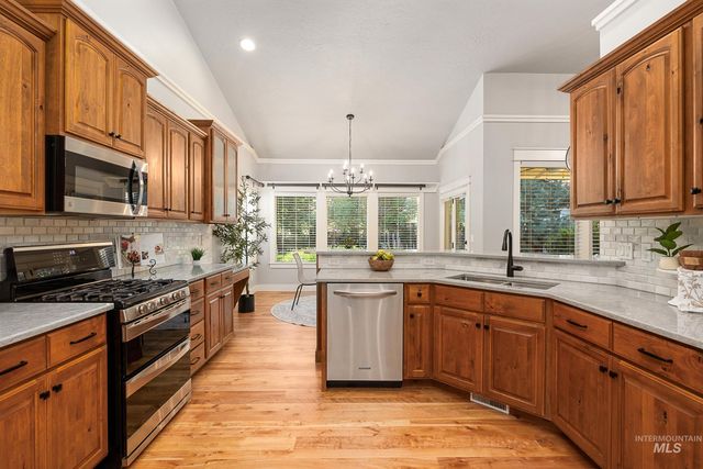 1968 S Riverbirch Ave, Eagle, ID 83616