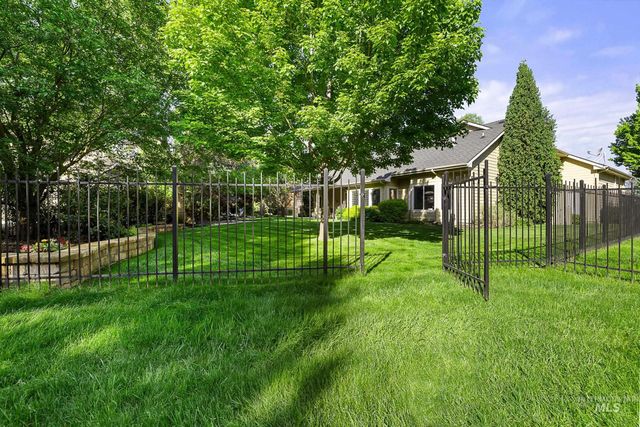 1968 S Riverbirch Ave, Eagle, ID 83616
