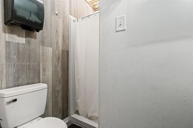 1745 W 37th St, Hialeah, FL 33012