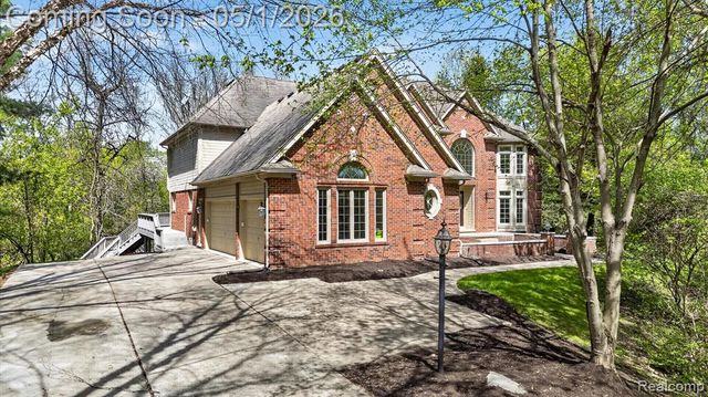 22293 Brockshire Street, Novi, MI 48375