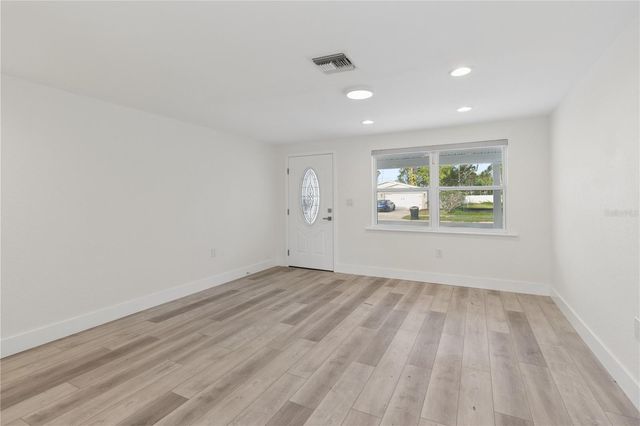 5400 DENVER STREET NE, St Petersburg, FL 33703