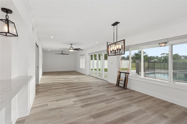 5400 DENVER STREET NE, St Petersburg, FL 33703