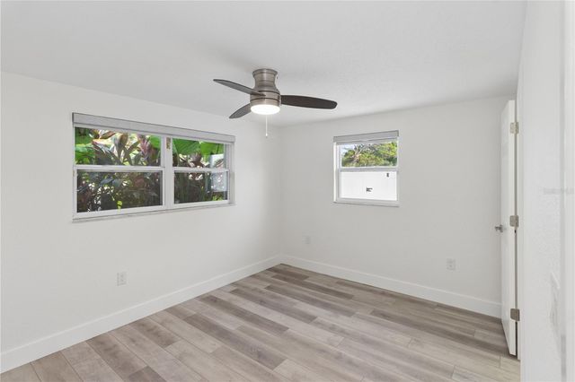 5400 DENVER STREET NE, St Petersburg, FL 33703