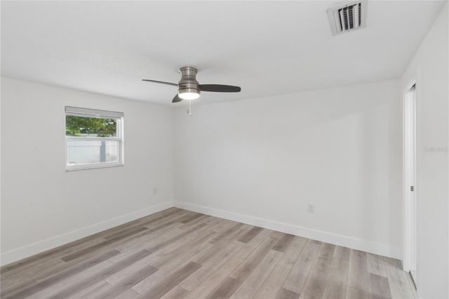 5400 DENVER STREET NE, St Petersburg, FL 33703