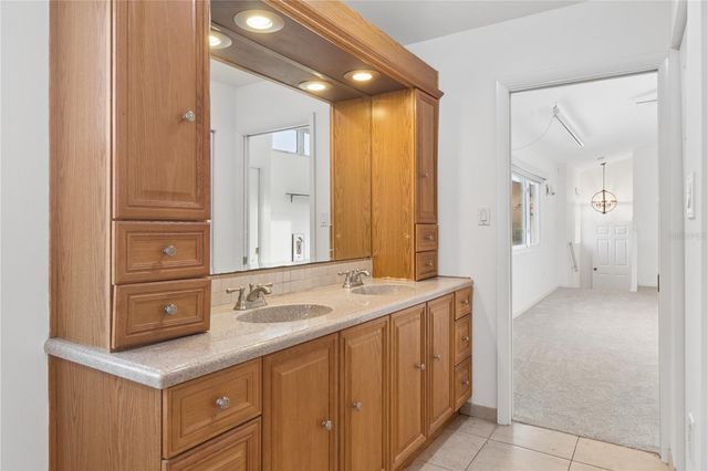 5400 DENVER STREET NE, St Petersburg, FL 33703