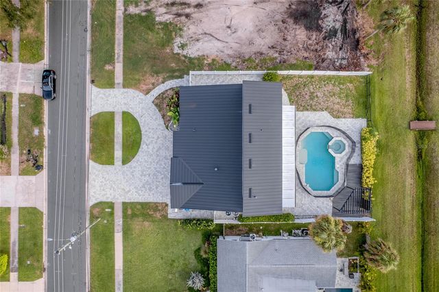 5400 DENVER STREET NE, St Petersburg, FL 33703