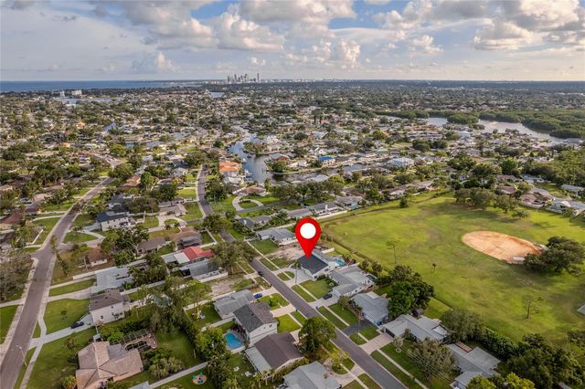 5400 DENVER STREET NE, St Petersburg, FL 33703