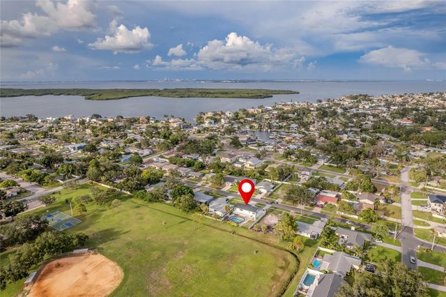 5400 DENVER STREET NE, St Petersburg, FL 33703