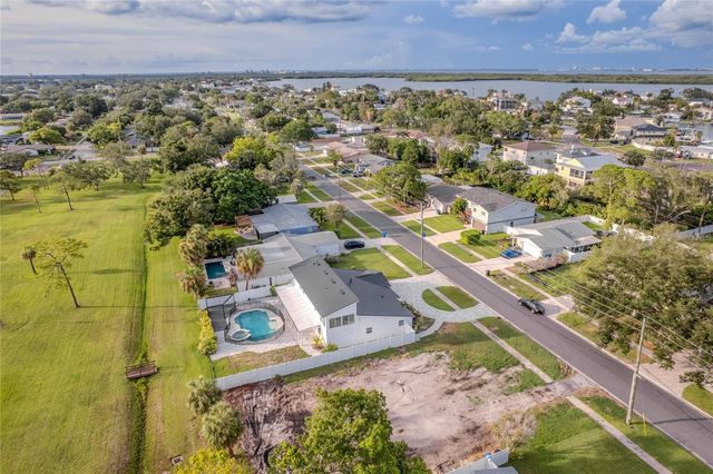 5400 DENVER STREET NE, St Petersburg, FL 33703